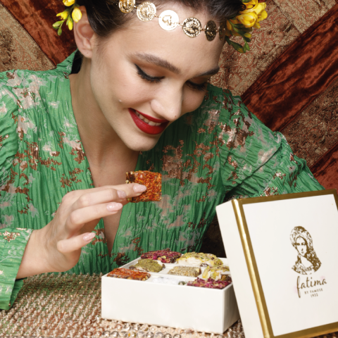 Fatima Gold Medium Box Turkish Delight Feast (16 Pcs)