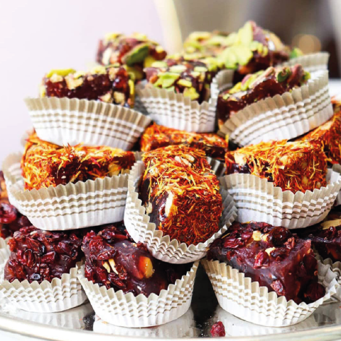 Fatima Enise Siyah Büyük Kutu Lokum Şöleni