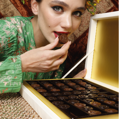 Fatima Enise Büyük Kutu Çikolata