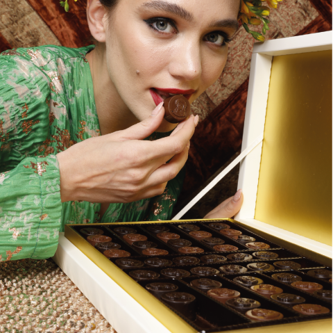 Fatima Enise Büyük Kutu Çikolata