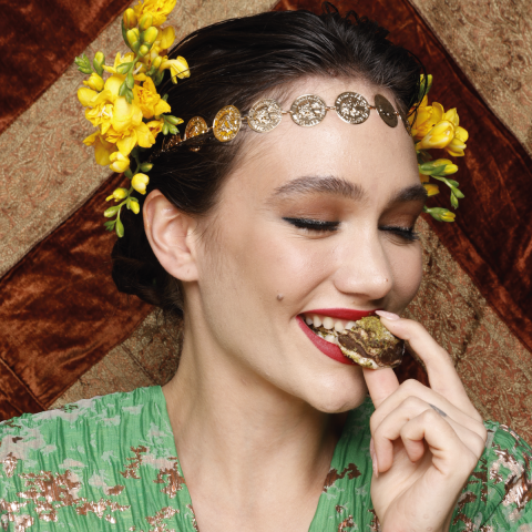 Fatima Gold Small Box with Turkish Delight (Iran Grape)