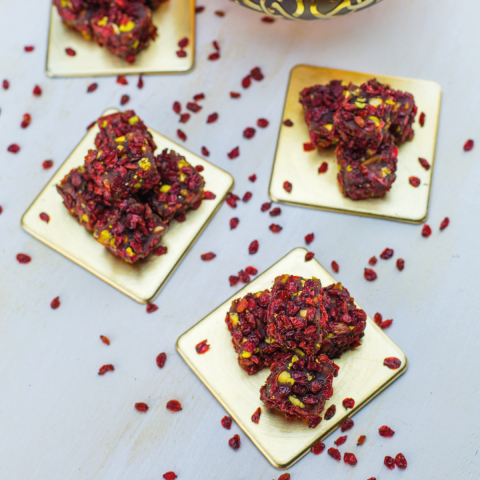 Fatima Gold Small Box with Turkish Delight (Iran Grape)